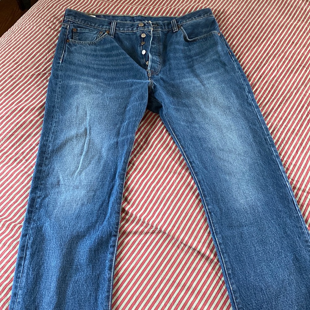 Levi’s 501   36-30. Excellent condition